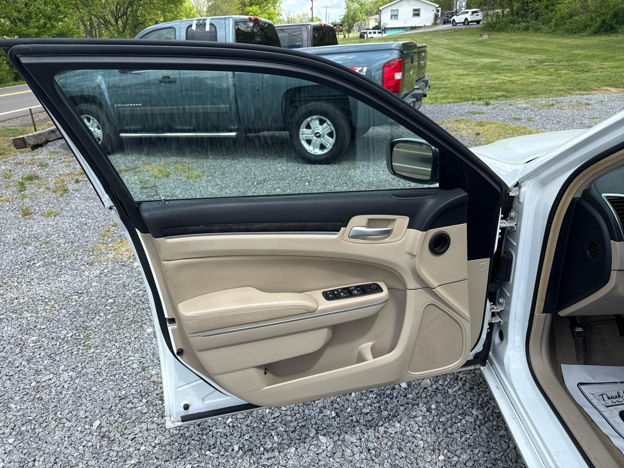 Chrysler 300 4dr Sdn RWD 2014