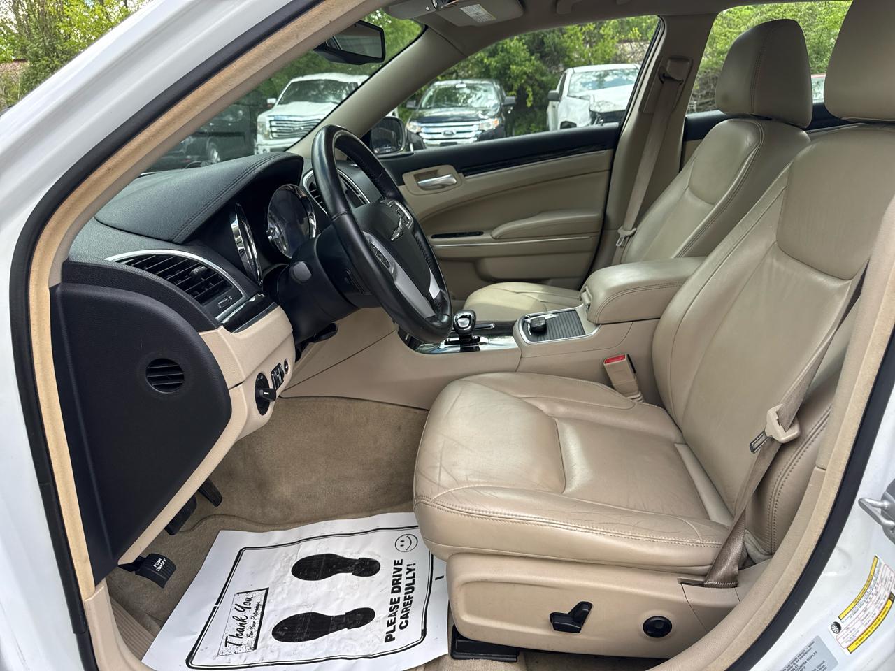 Chrysler 300 4dr Sdn RWD 2014