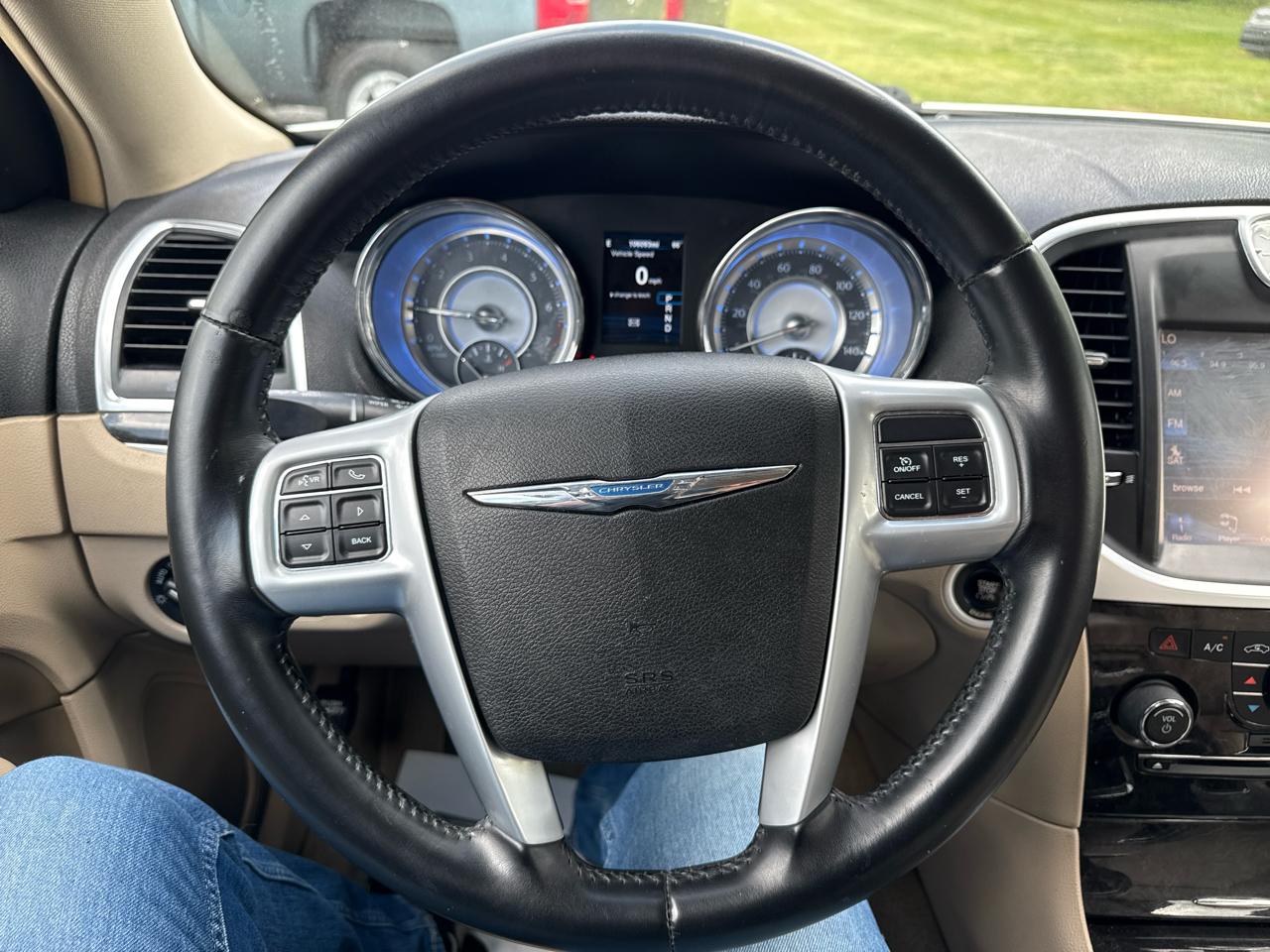 Chrysler 300 4dr Sdn RWD 2014