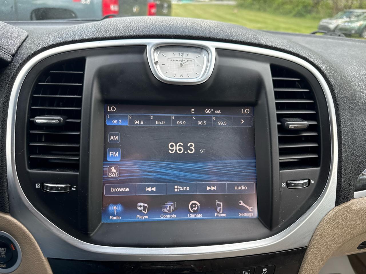 Chrysler 300 4dr Sdn RWD 2014