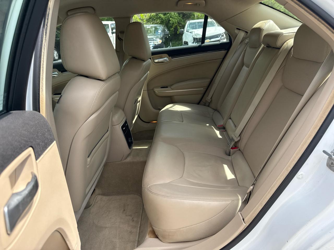 Chrysler 300 4dr Sdn RWD 2014