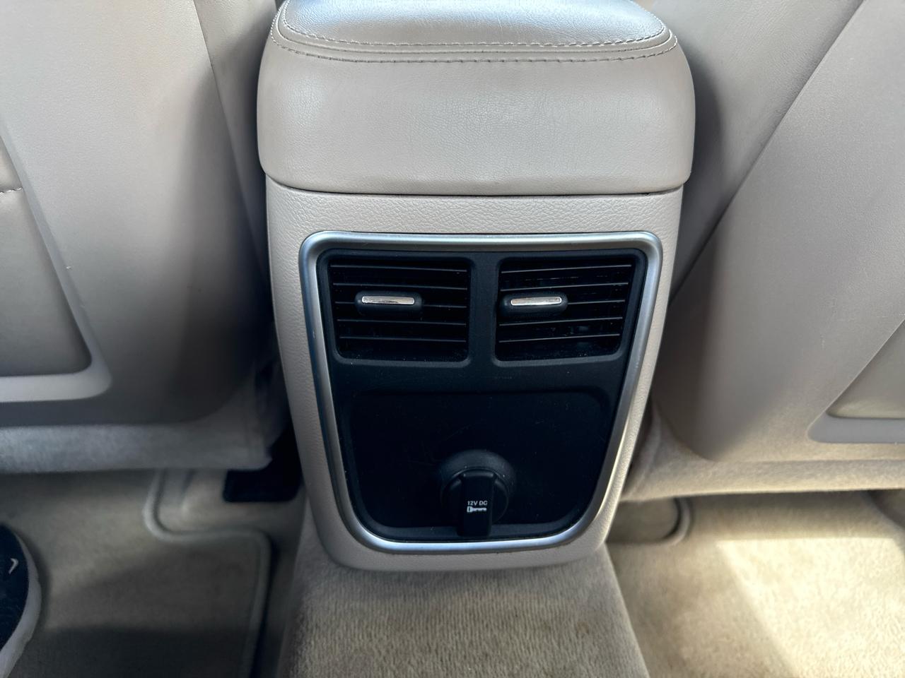 Chrysler 300 4dr Sdn RWD 2014