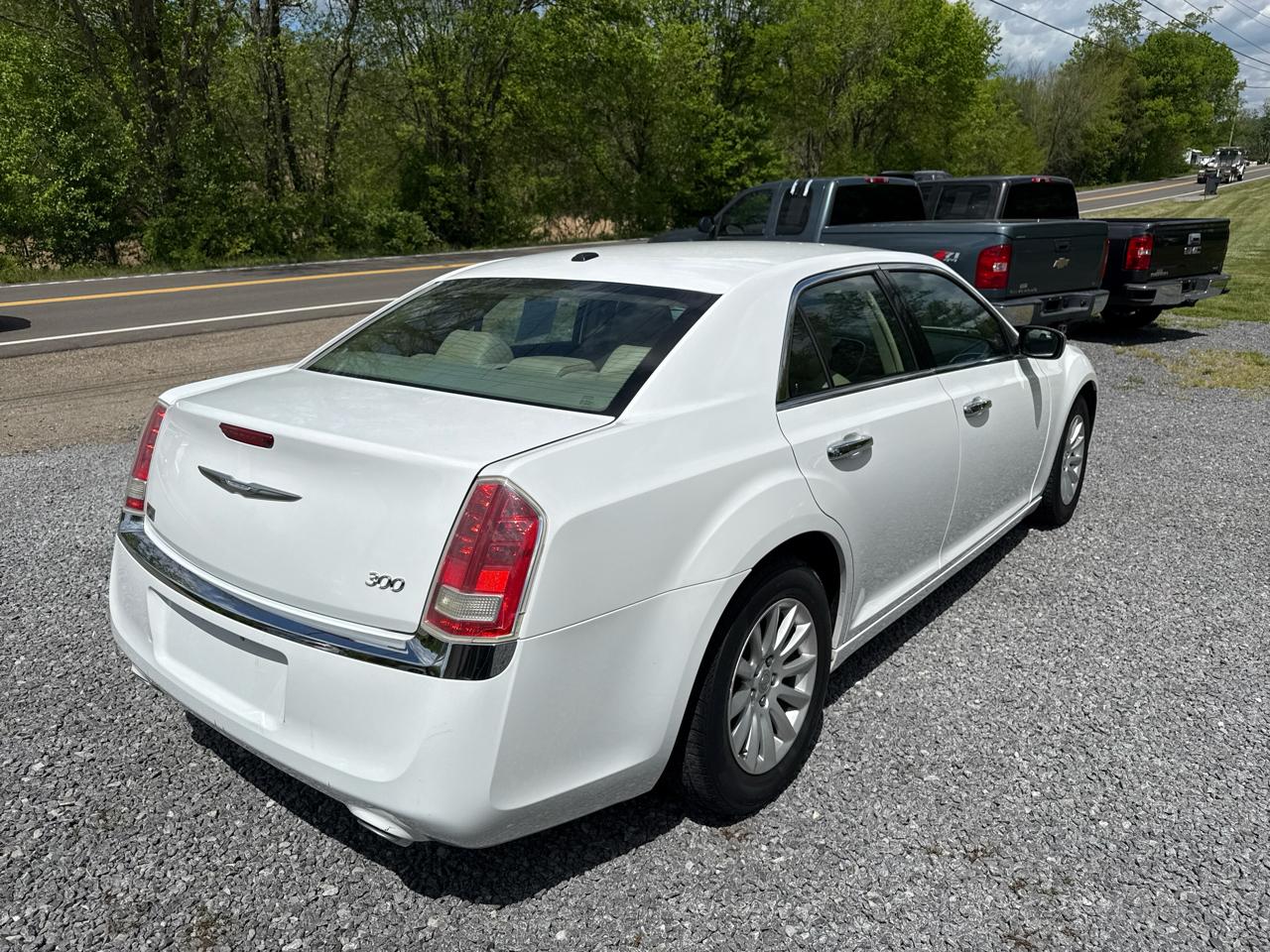 Chrysler 300 4dr Sdn RWD 2014