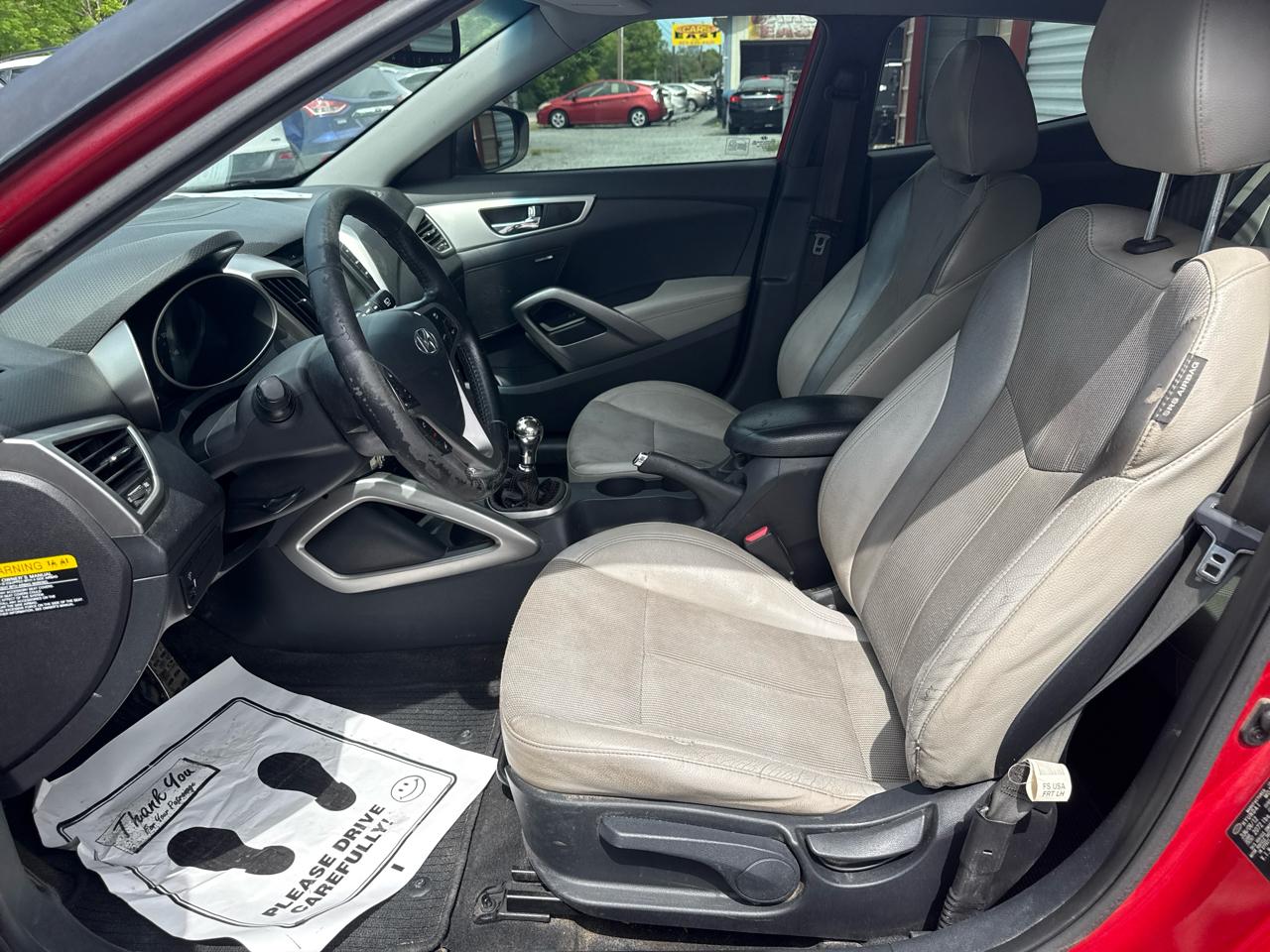 Hyundai Veloster 3dr Cpe Man w/Gray Int 2013