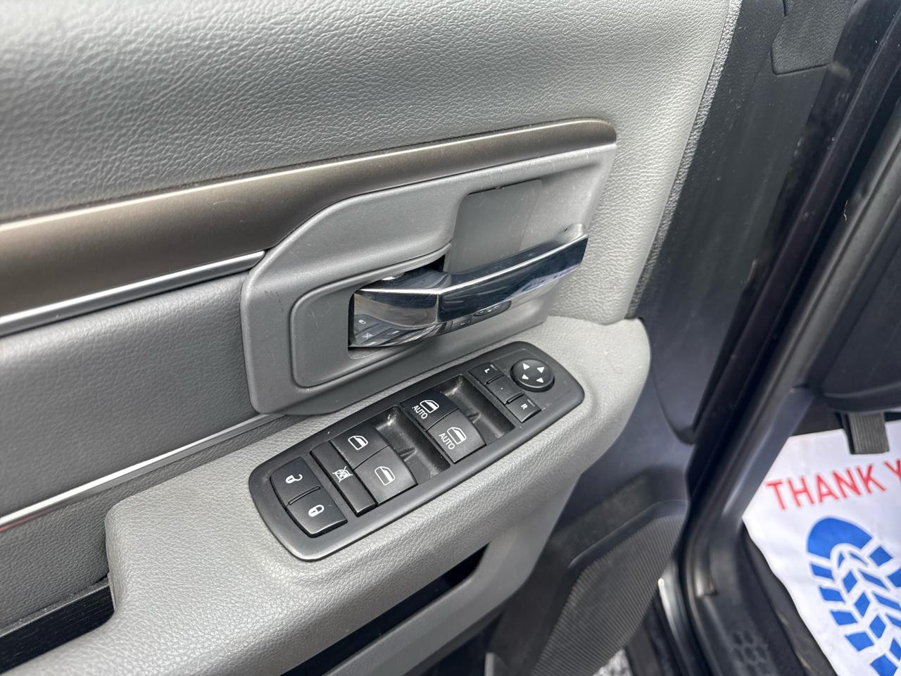 RAM 1500 SLT 4x2 Quad Cab 6'4" Box 2017