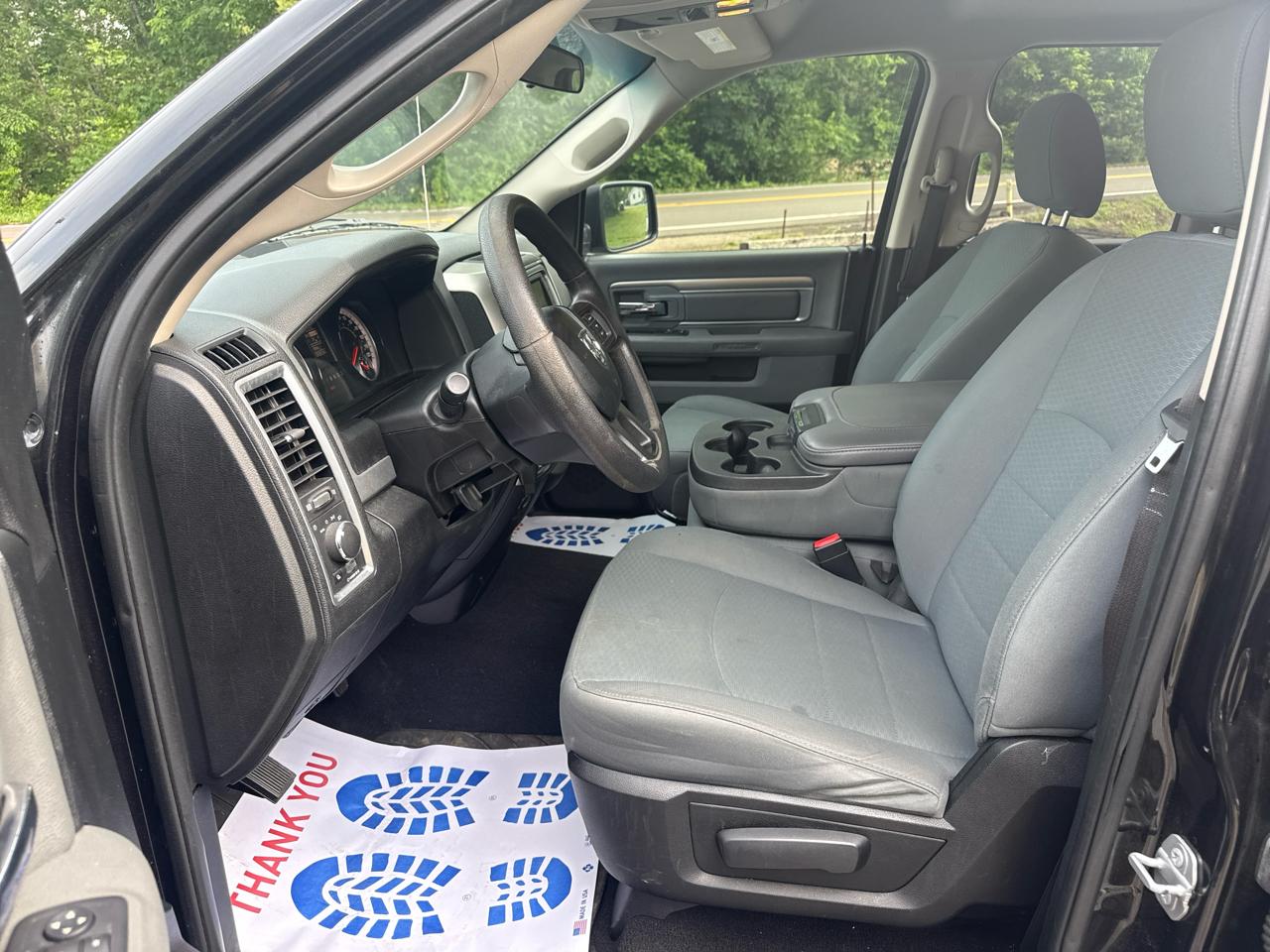 RAM 1500 SLT 4x2 Quad Cab 6'4" Box 2017