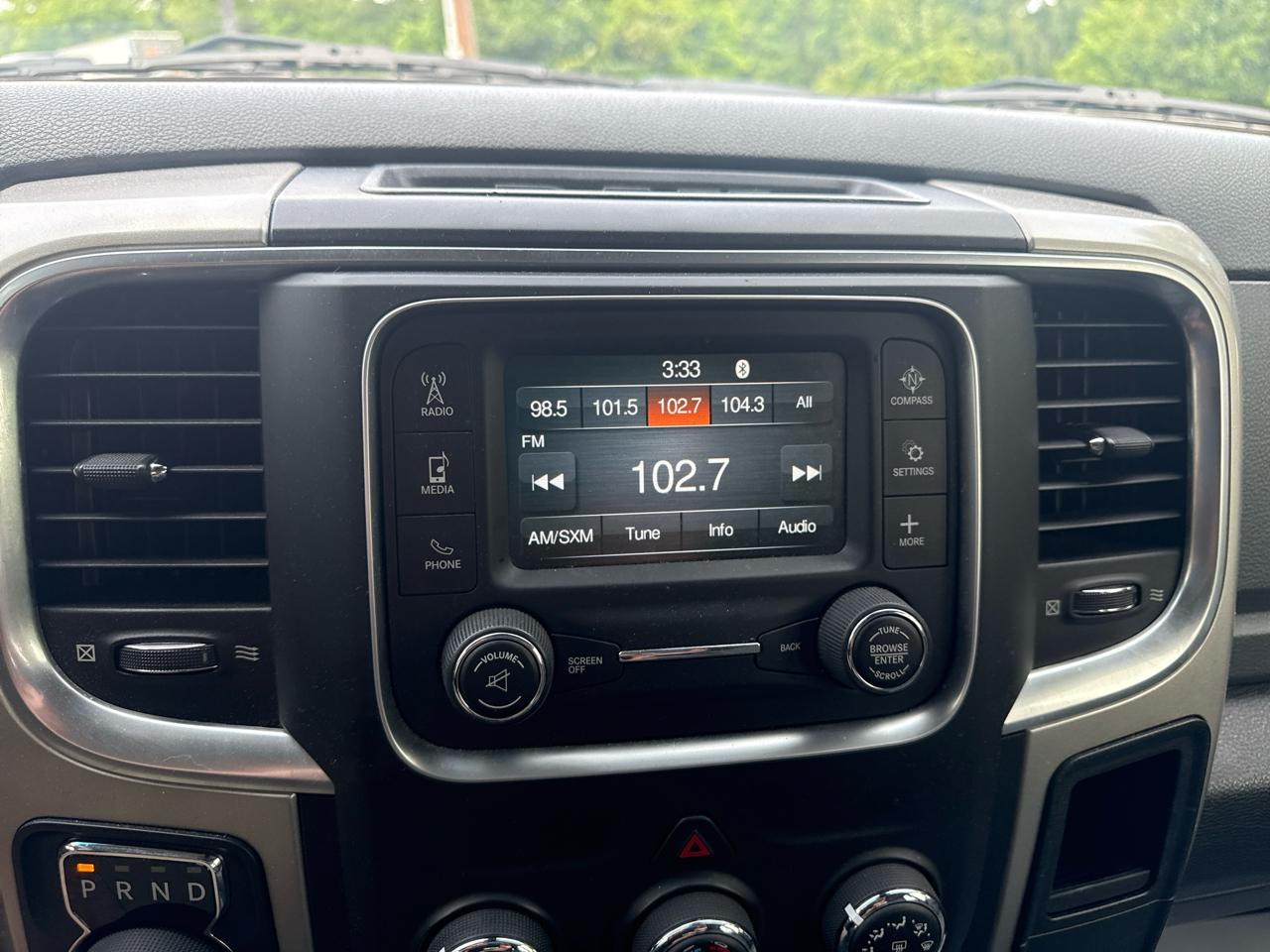 RAM 1500 SLT 4x2 Quad Cab 6'4" Box 2017