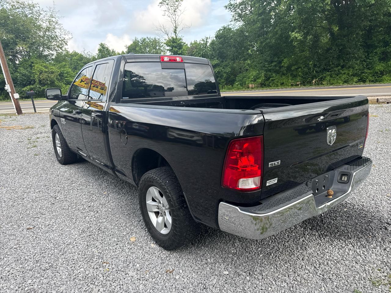 RAM 1500 SLT 4x2 Quad Cab 6'4" Box 2017