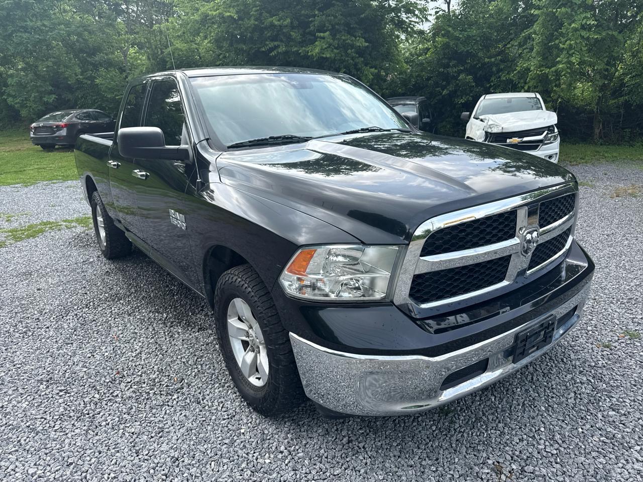 RAM 1500 SLT 4x2 Quad Cab 6'4" Box 2017