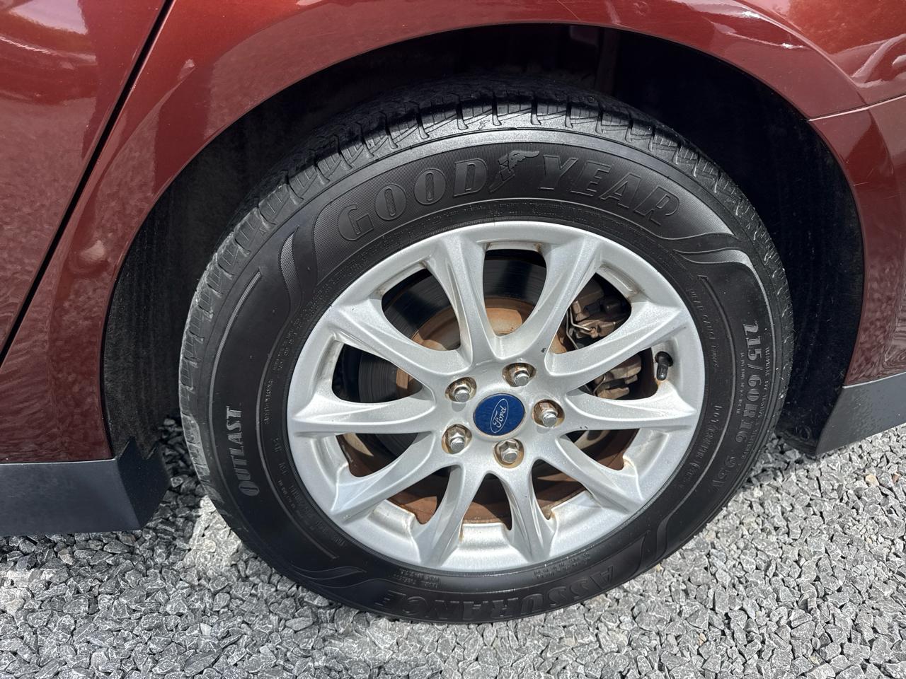 Ford Fusion 4dr Sdn S FWD 2015