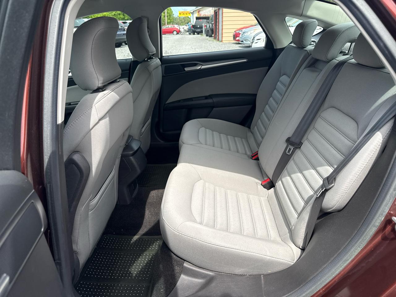 Ford Fusion 4dr Sdn S FWD 2015