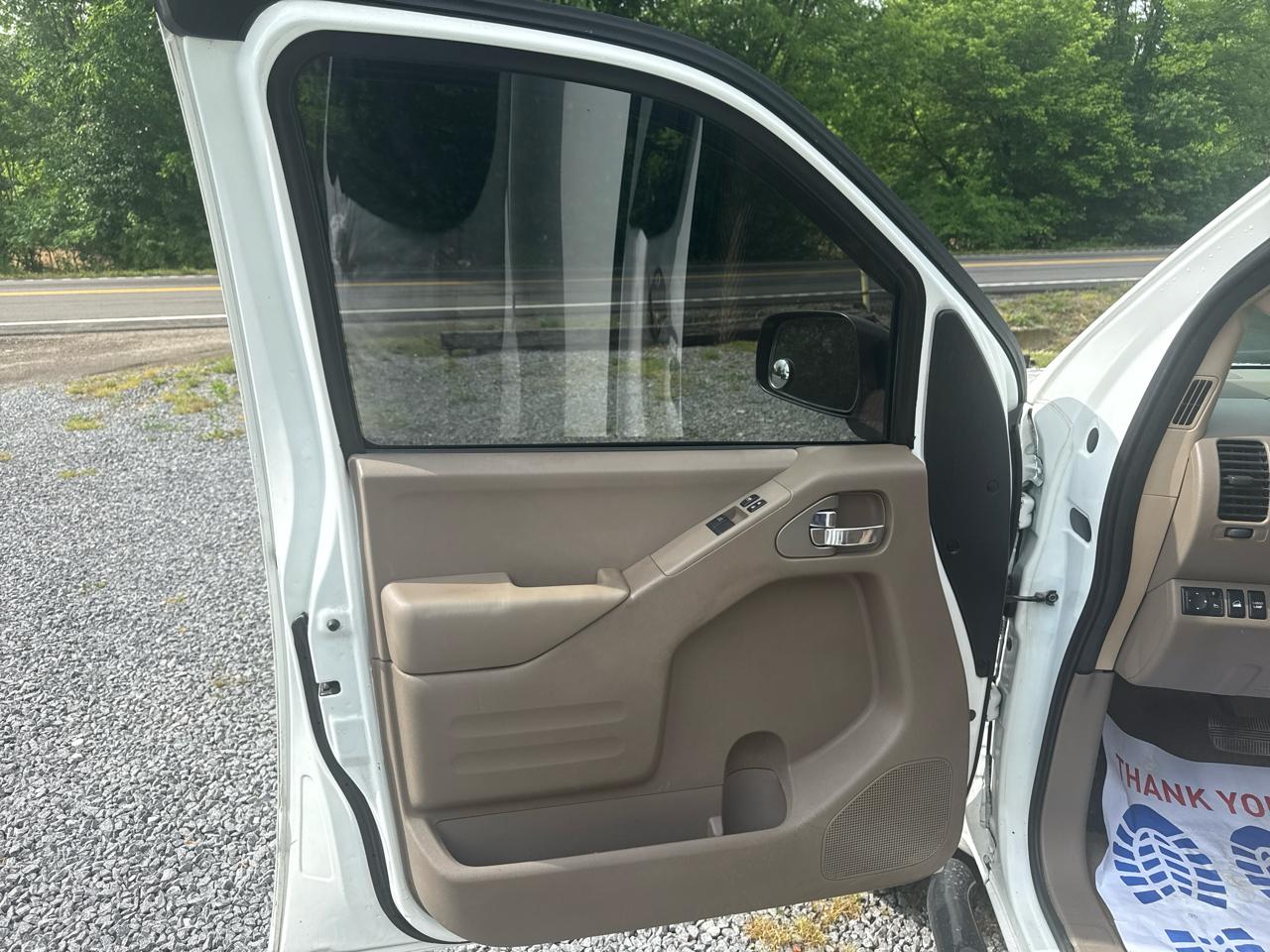 Nissan Frontier 4WD King Cab Auto SV 2016