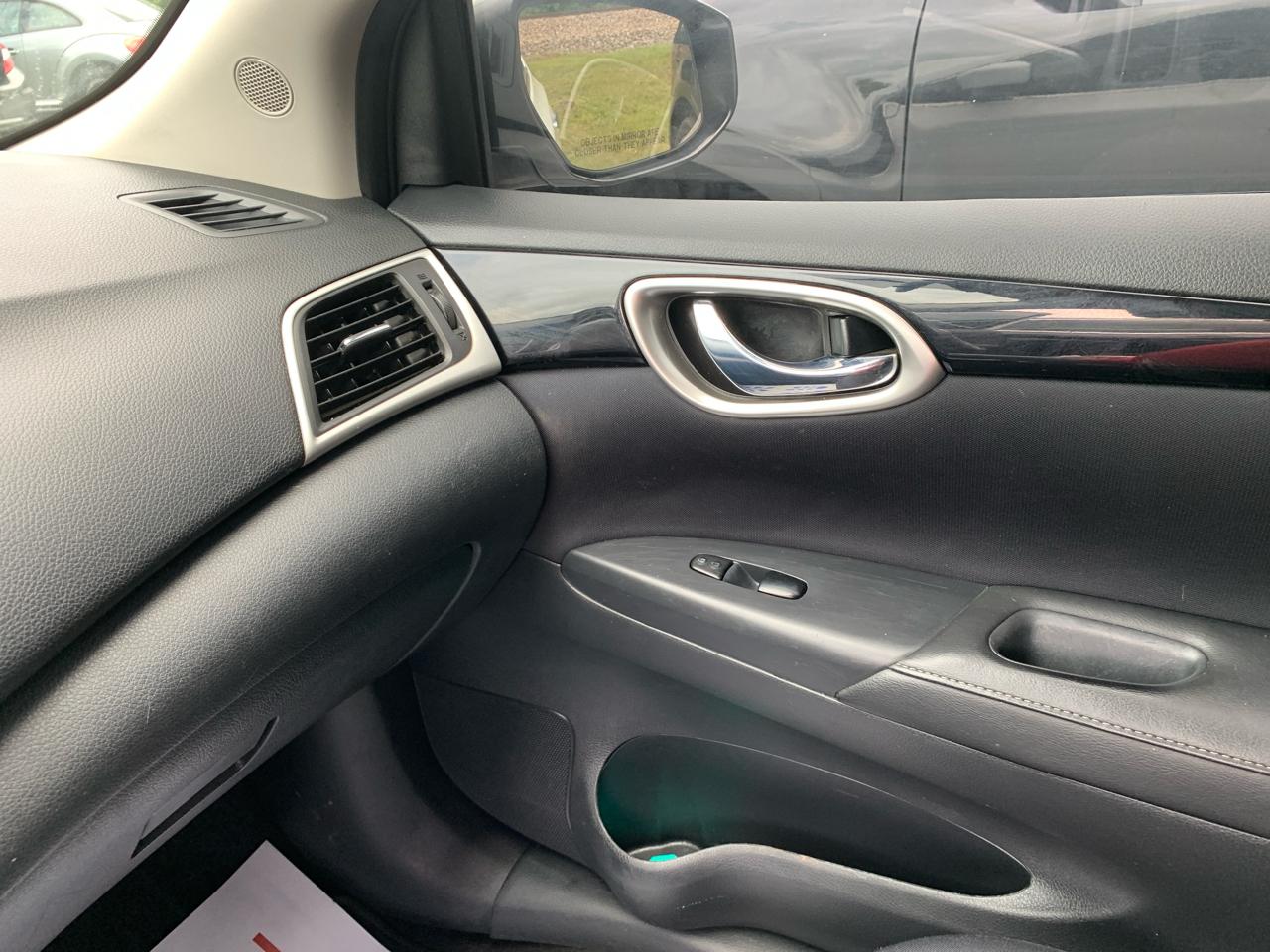Nissan Sentra 4dr Sdn I4 CVT SV 2016