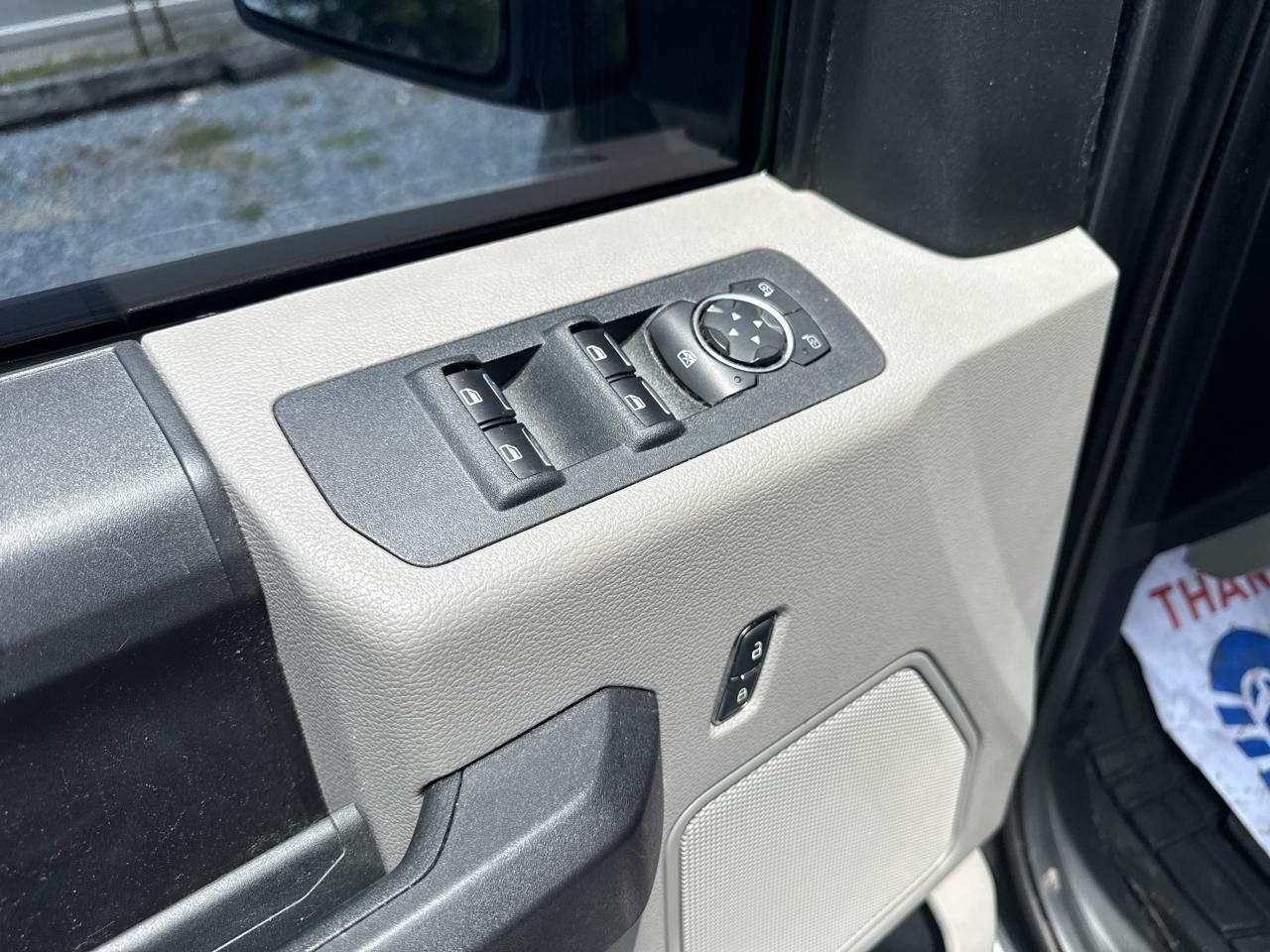 Ford F-150 4WD SuperCab 145" Lariat 2015
