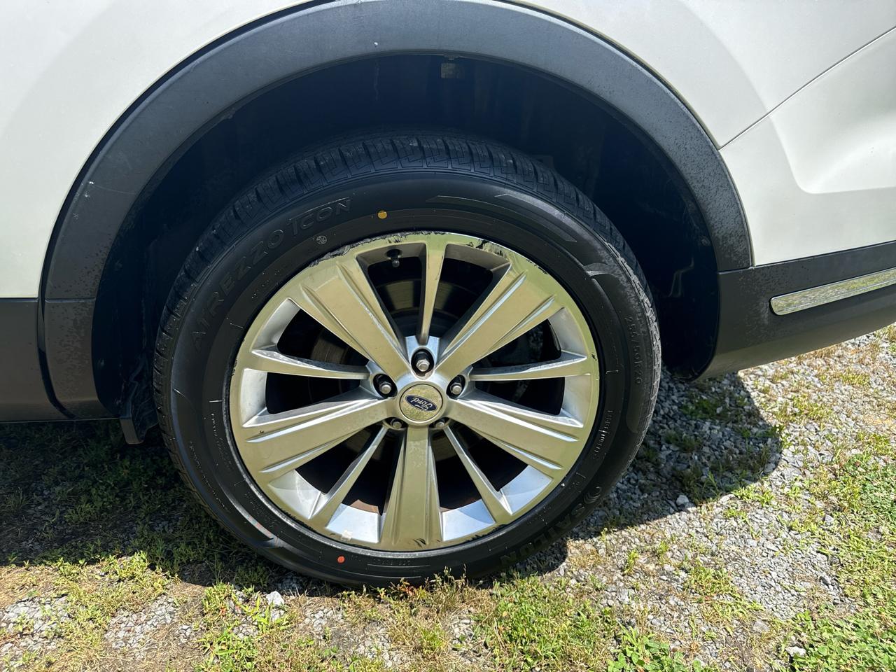 Ford Explorer Limited FWD 2019