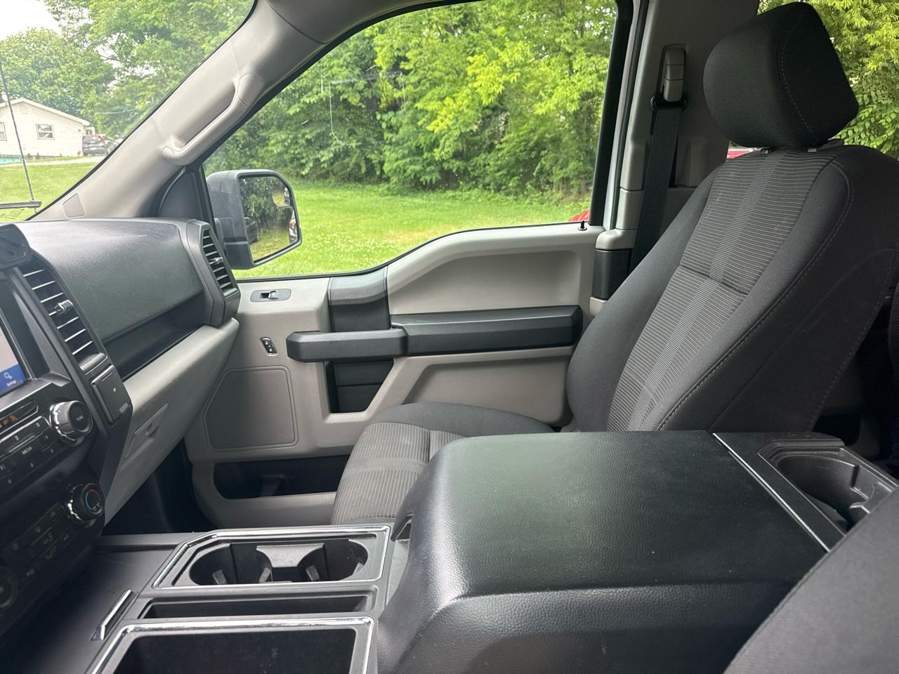 Ford F-150 Lariat 4WD SuperCab 8' Box 2019