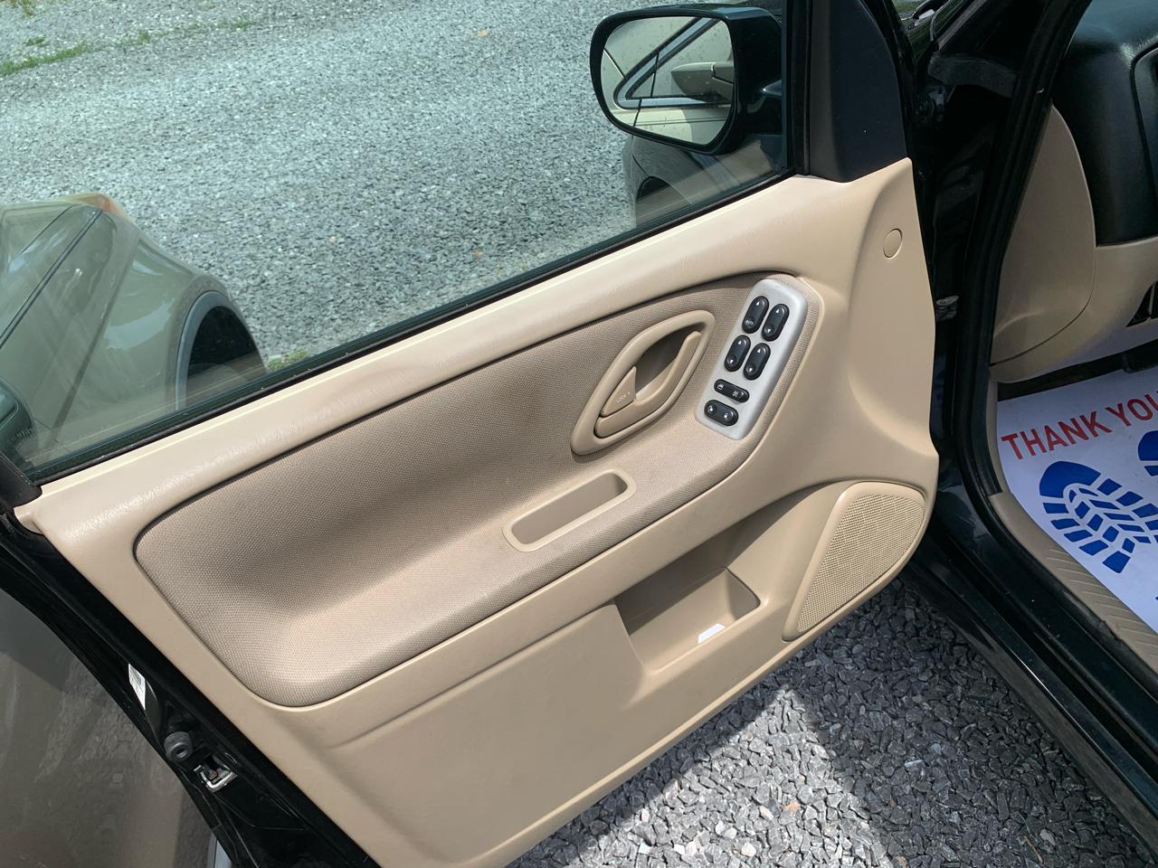 Mazda Tribute 3.0L Auto s 2006