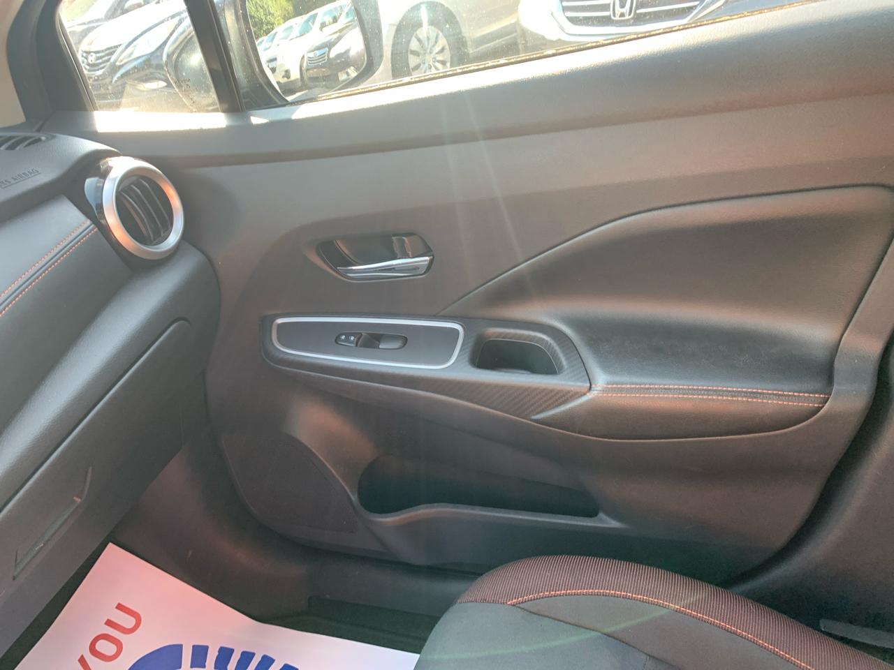 Nissan Versa SR CVT 2021