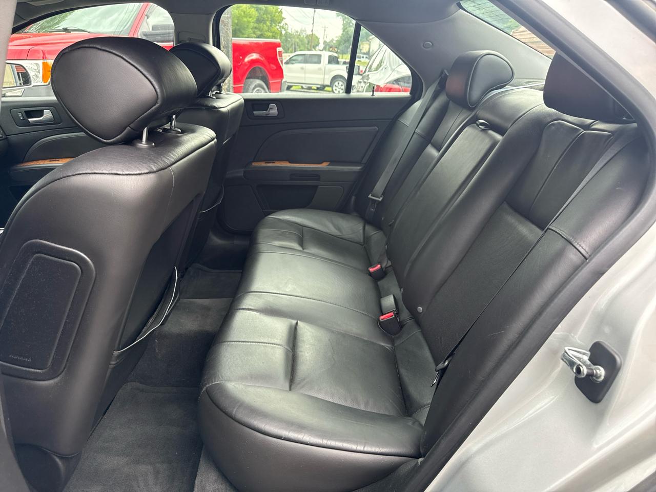 Cadillac STS 4dr Sdn V6 RWD w/1SB 2010