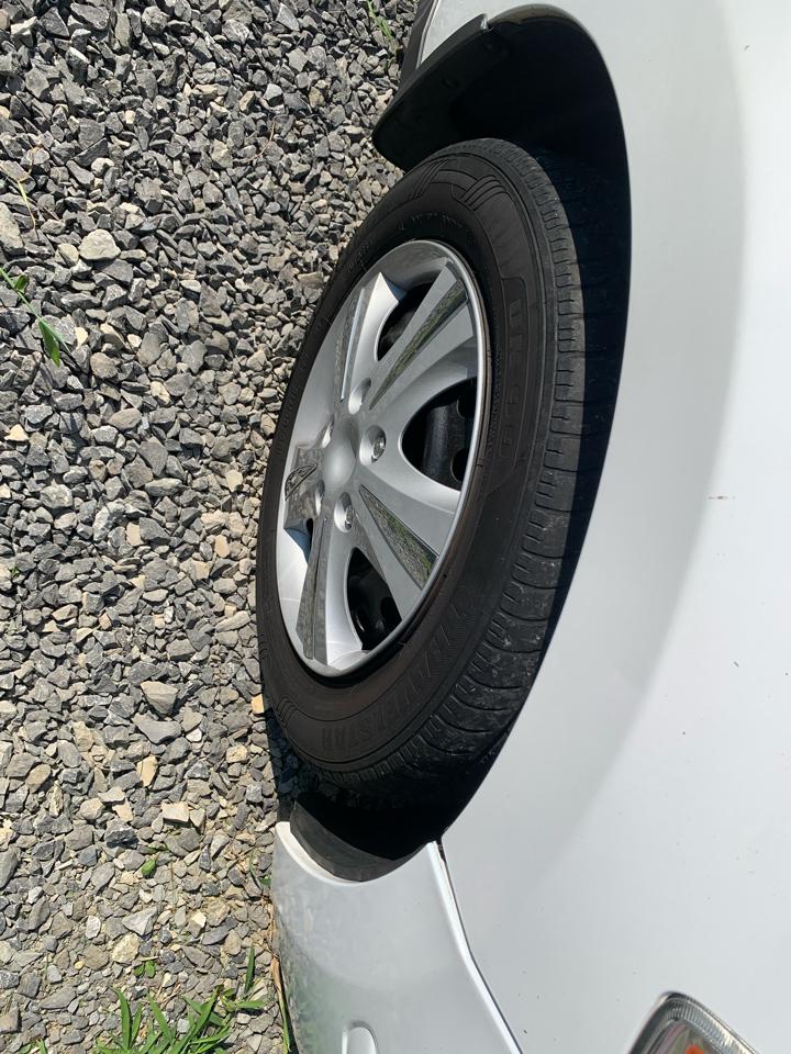 Nissan Versa 5dr HB I4 Auto 1.8 S 2011