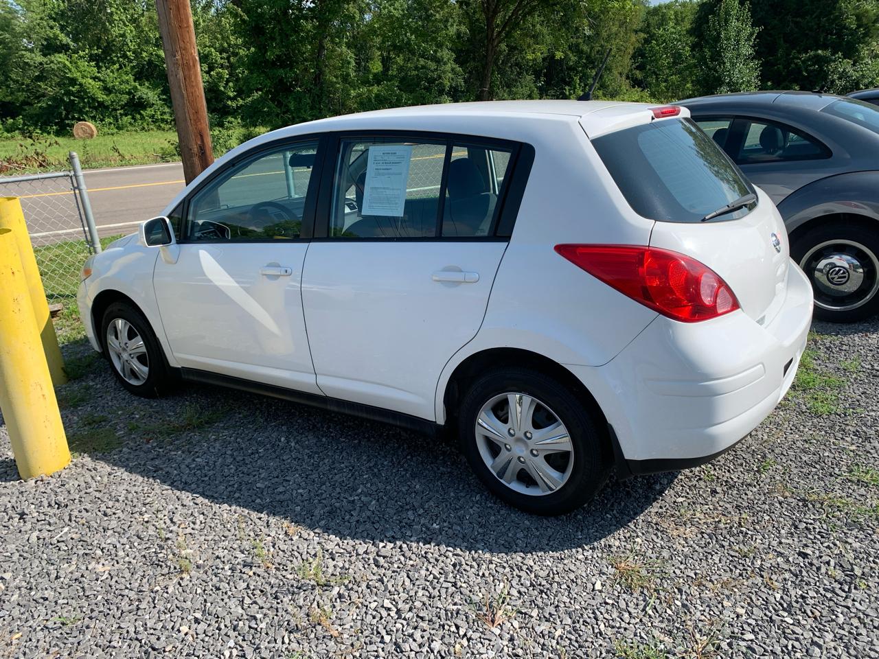 Nissan Versa 5dr HB I4 Auto 1.8 S 2011