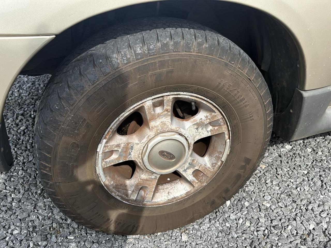 Ford Explorer Sport Trac 4dr 126" WB 4WD XLT Premium 2004