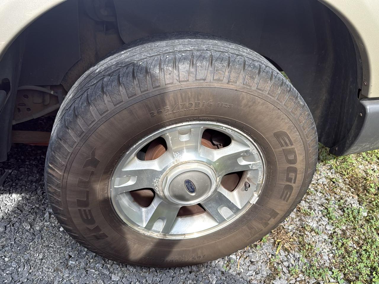 Ford Explorer Sport Trac 4dr 126" WB 4WD XLT Premium 2004