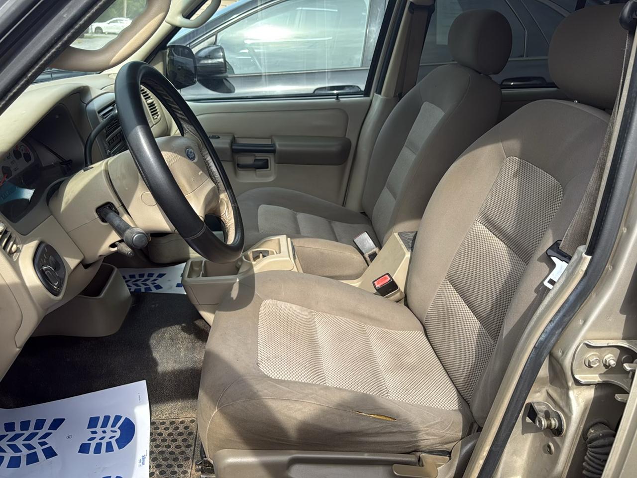 Ford Explorer Sport Trac 4dr 126" WB 4WD XLT Premium 2004