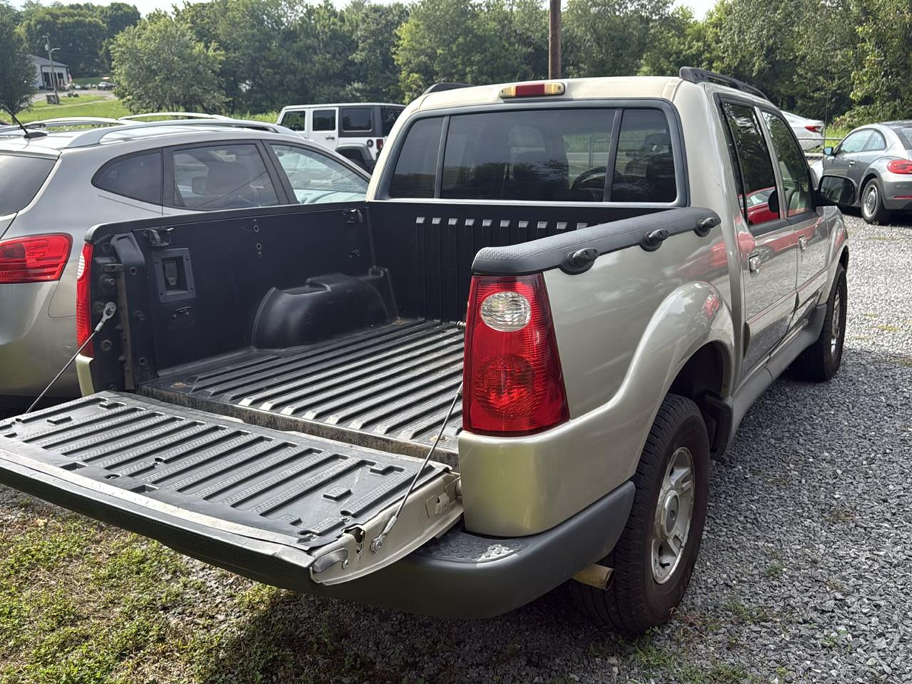 Ford Explorer Sport Trac 4dr 126" WB 4WD XLT Premium 2004