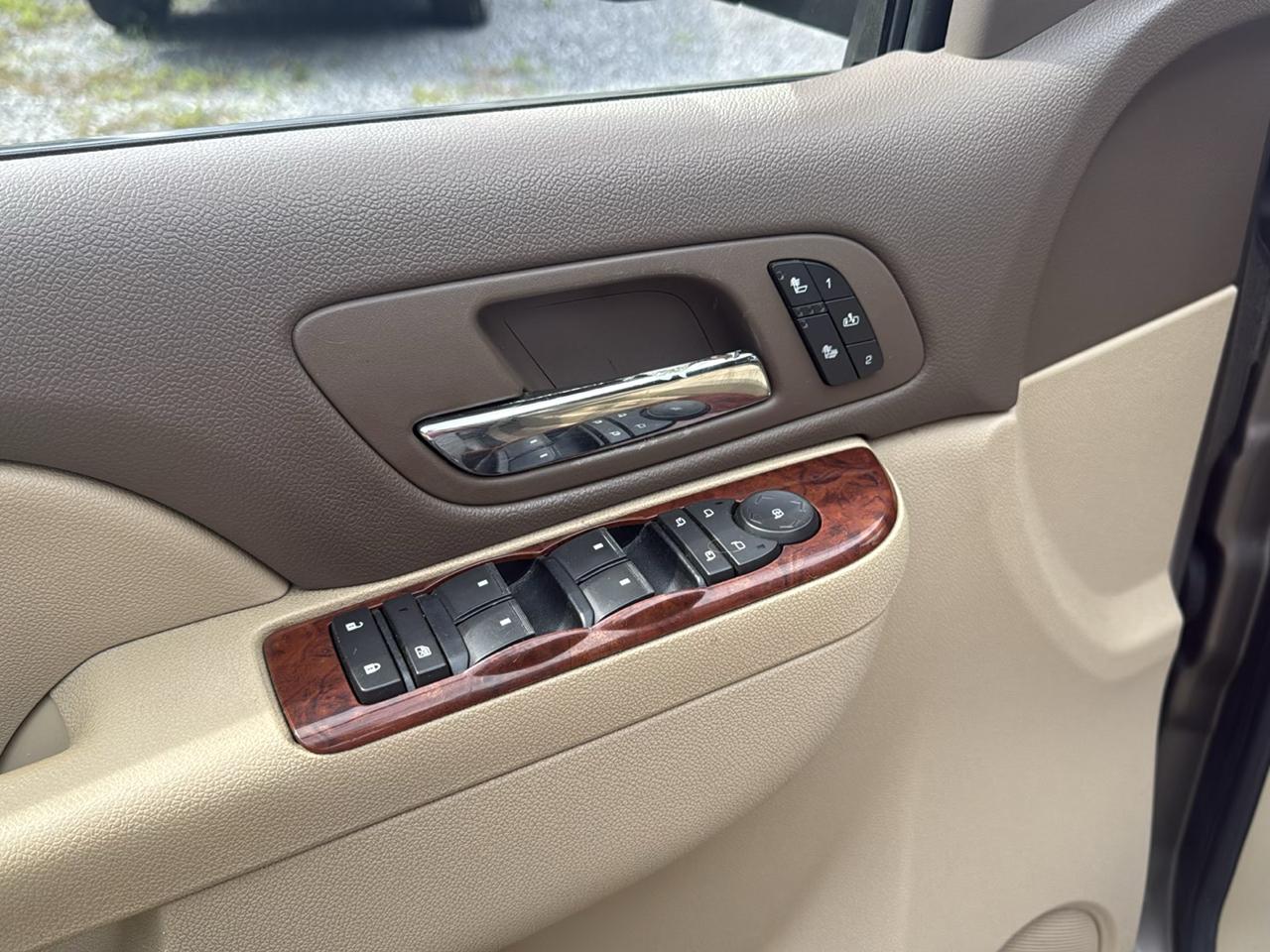 Chevrolet Tahoe 4WD 4dr 1500 LT 2011