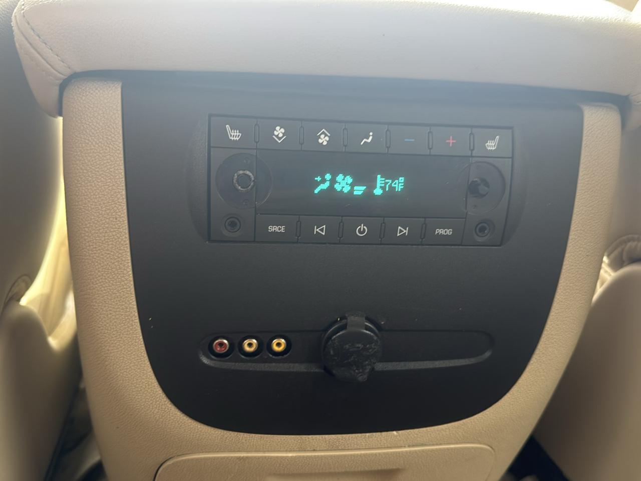 Chevrolet Tahoe 4WD 4dr 1500 LT 2011