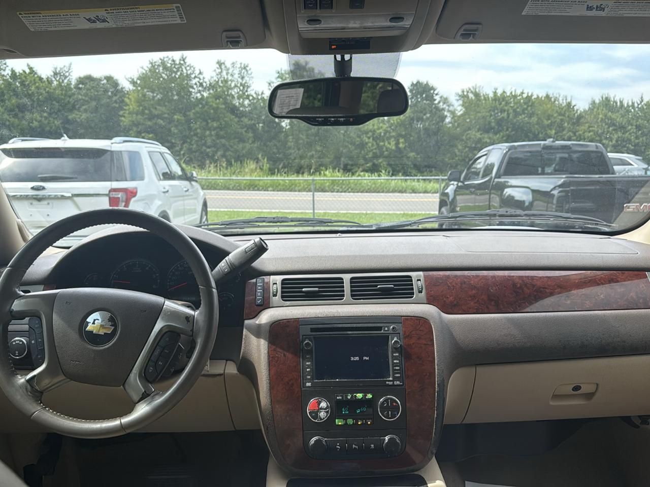 Chevrolet Tahoe 4WD 4dr 1500 LT 2011