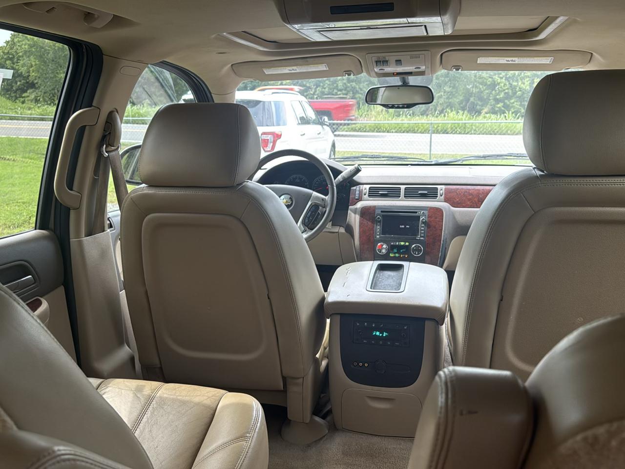 Chevrolet Tahoe 4WD 4dr 1500 LT 2011