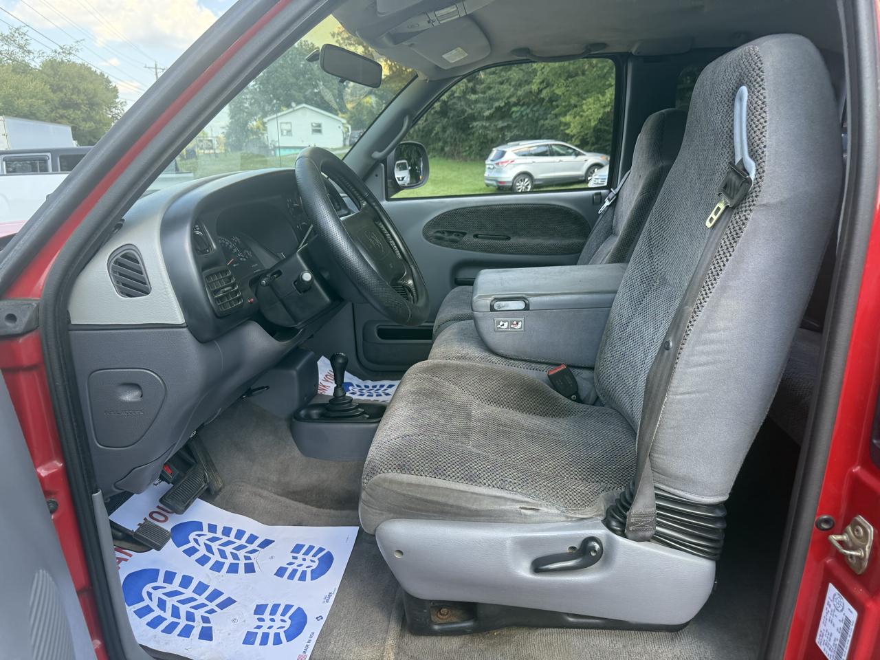 Dodge Ram 1500 4dr Quad Cab 139" WB 4WD 1999