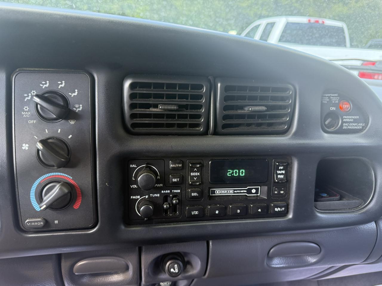 Dodge Ram 1500 4dr Quad Cab 139" WB 4WD 1999