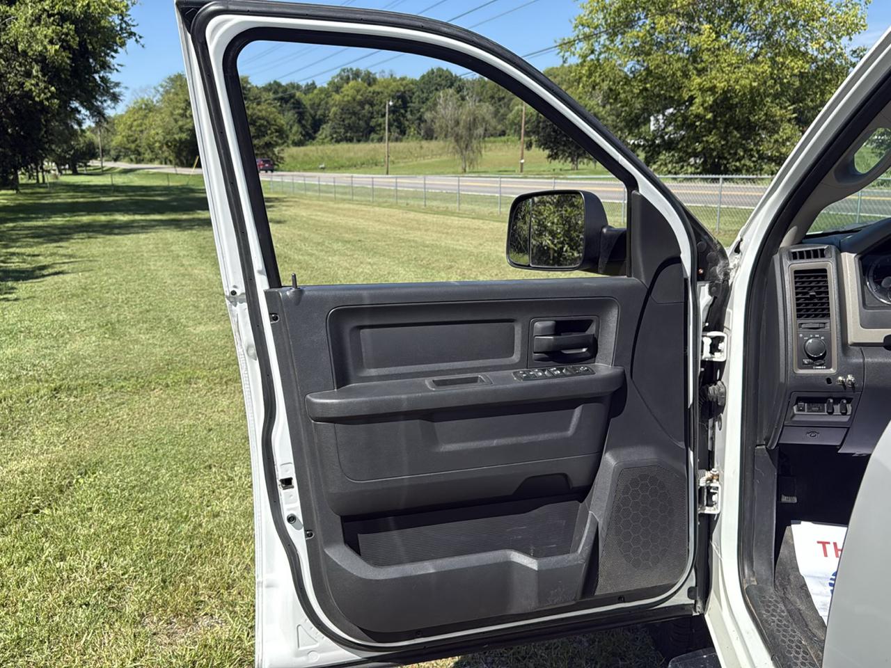 Dodge 1500 4WD Quad Cab 140.5" ST 2012
