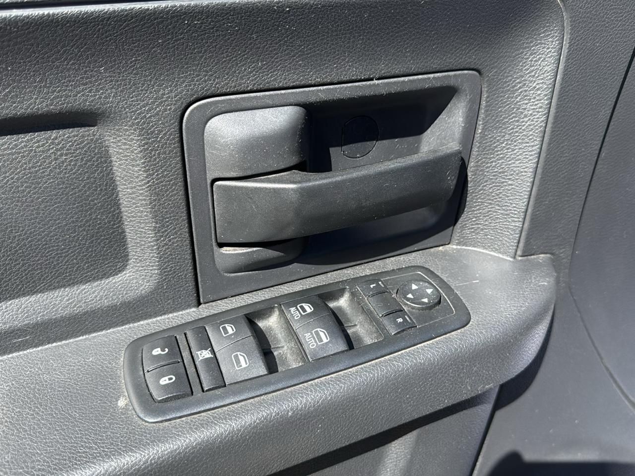 Dodge 1500 4WD Quad Cab 140.5" ST 2012