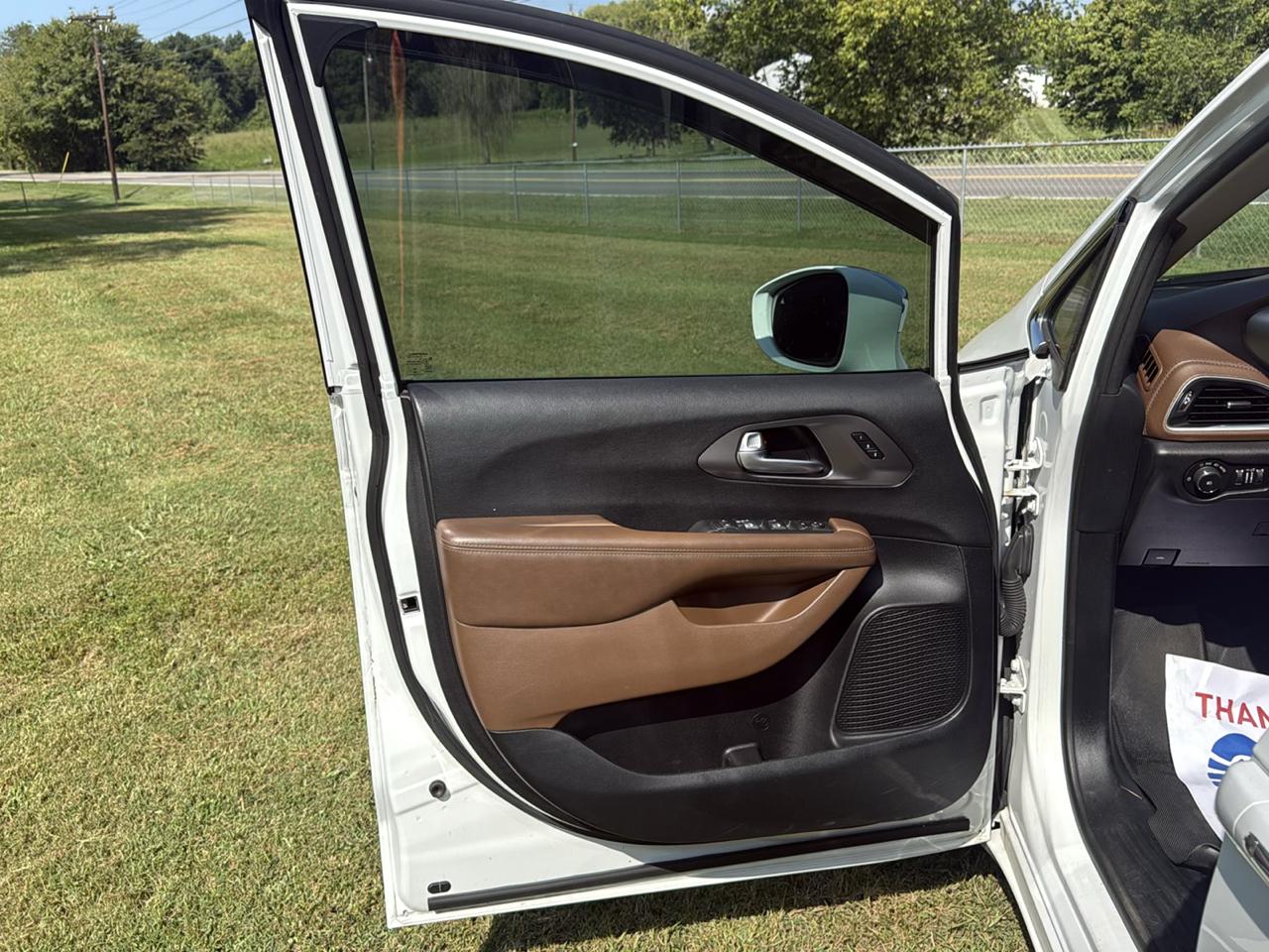 Chrysler Pacifica Limited FWD 2017