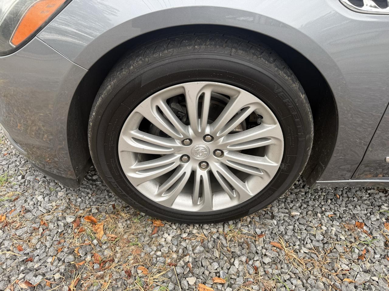 Buick LaCrosse 4dr Sdn Essence FWD 2018