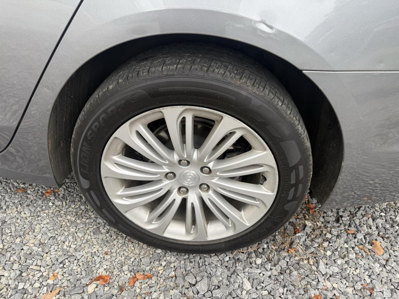 Buick LaCrosse 4dr Sdn Essence FWD 2018