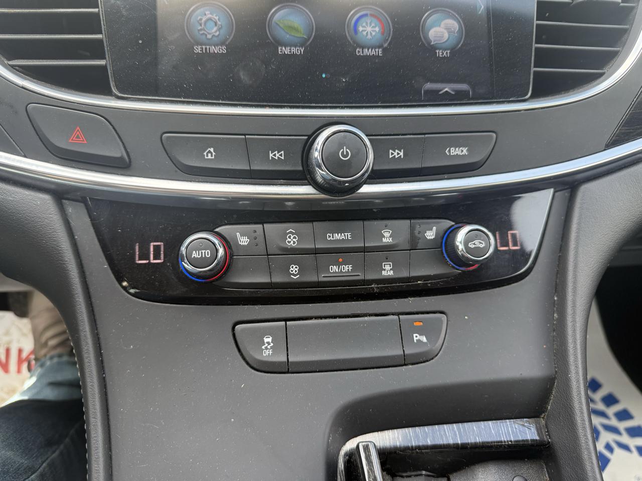 Buick LaCrosse 4dr Sdn Essence FWD 2018