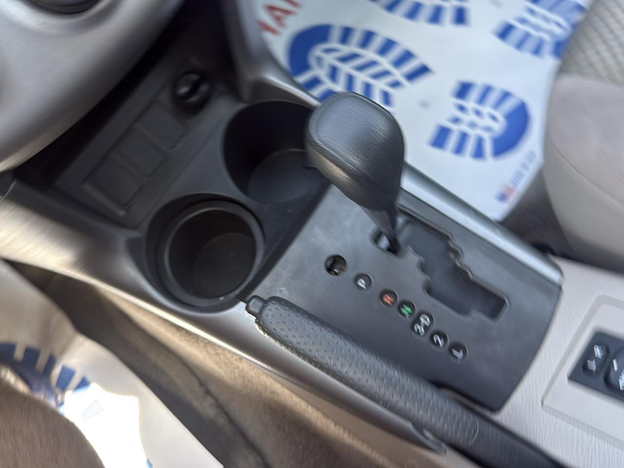 Toyota RAV4 2WD 4dr 4-cyl (Natl) 2007
