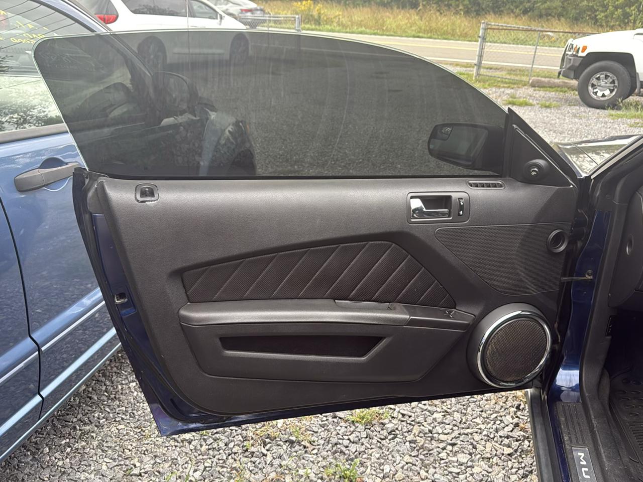 Ford Mustang 2dr Cpe V6 2011