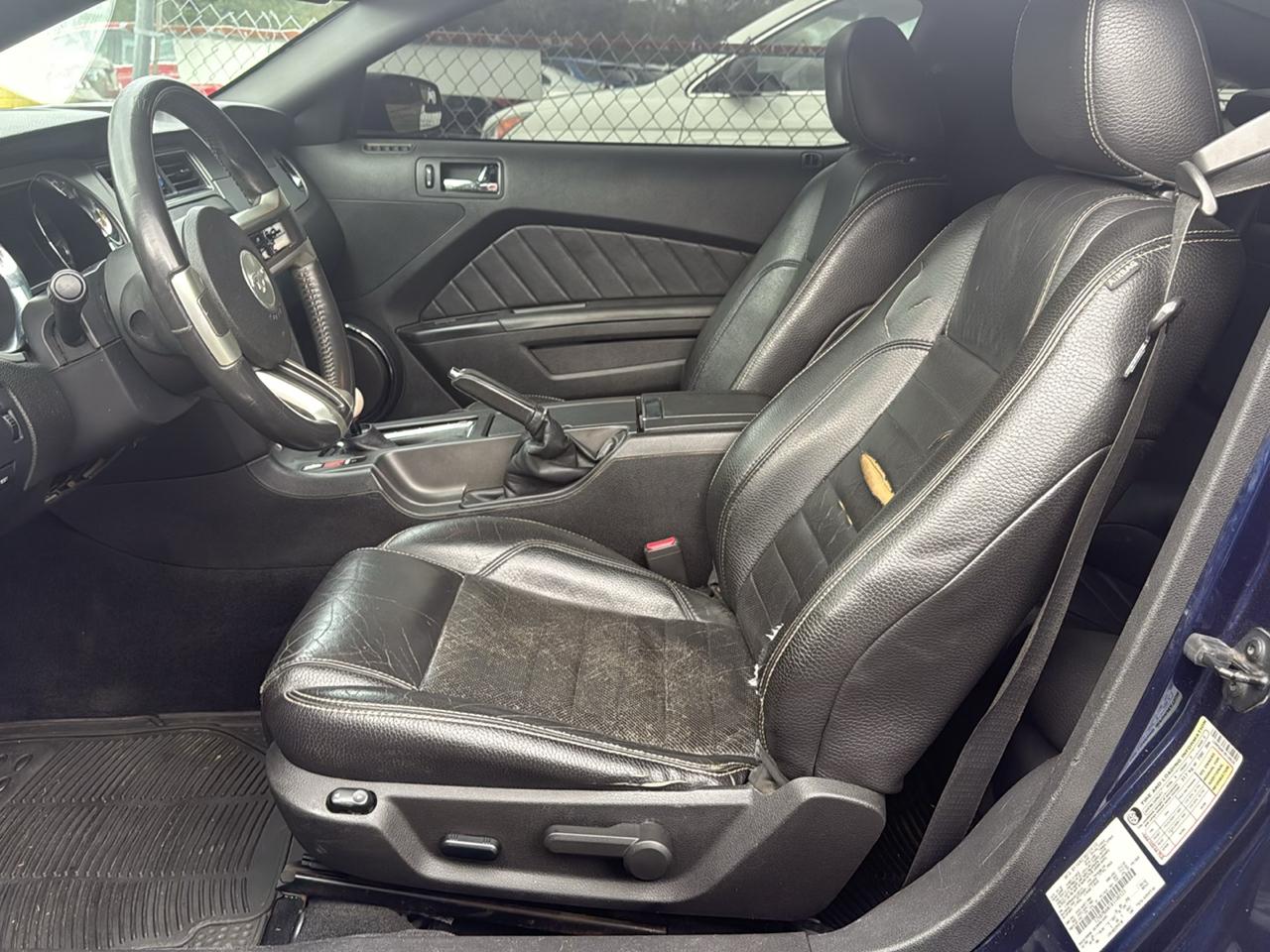 Ford Mustang 2dr Cpe V6 2011
