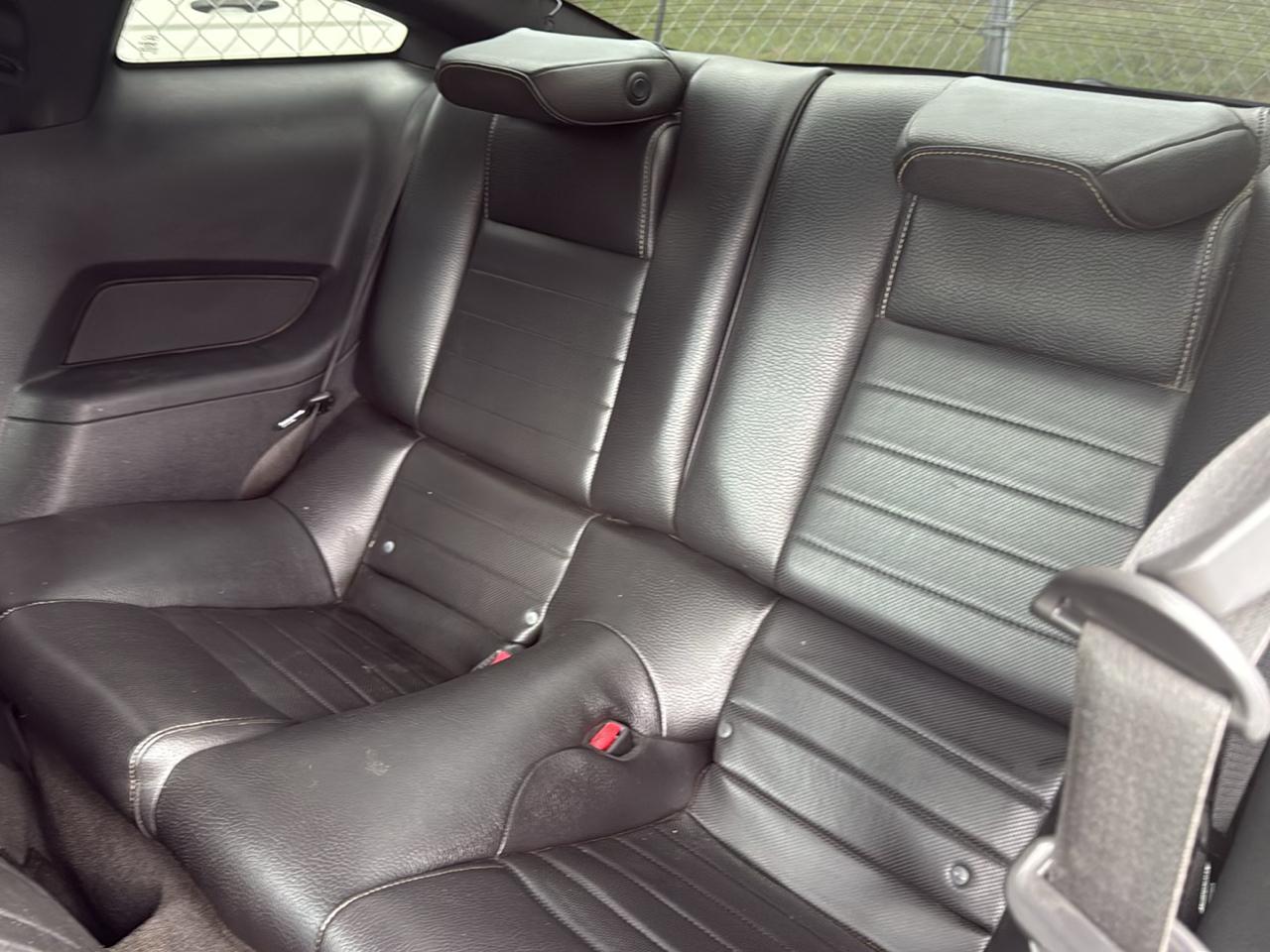 Ford Mustang 2dr Cpe V6 2011
