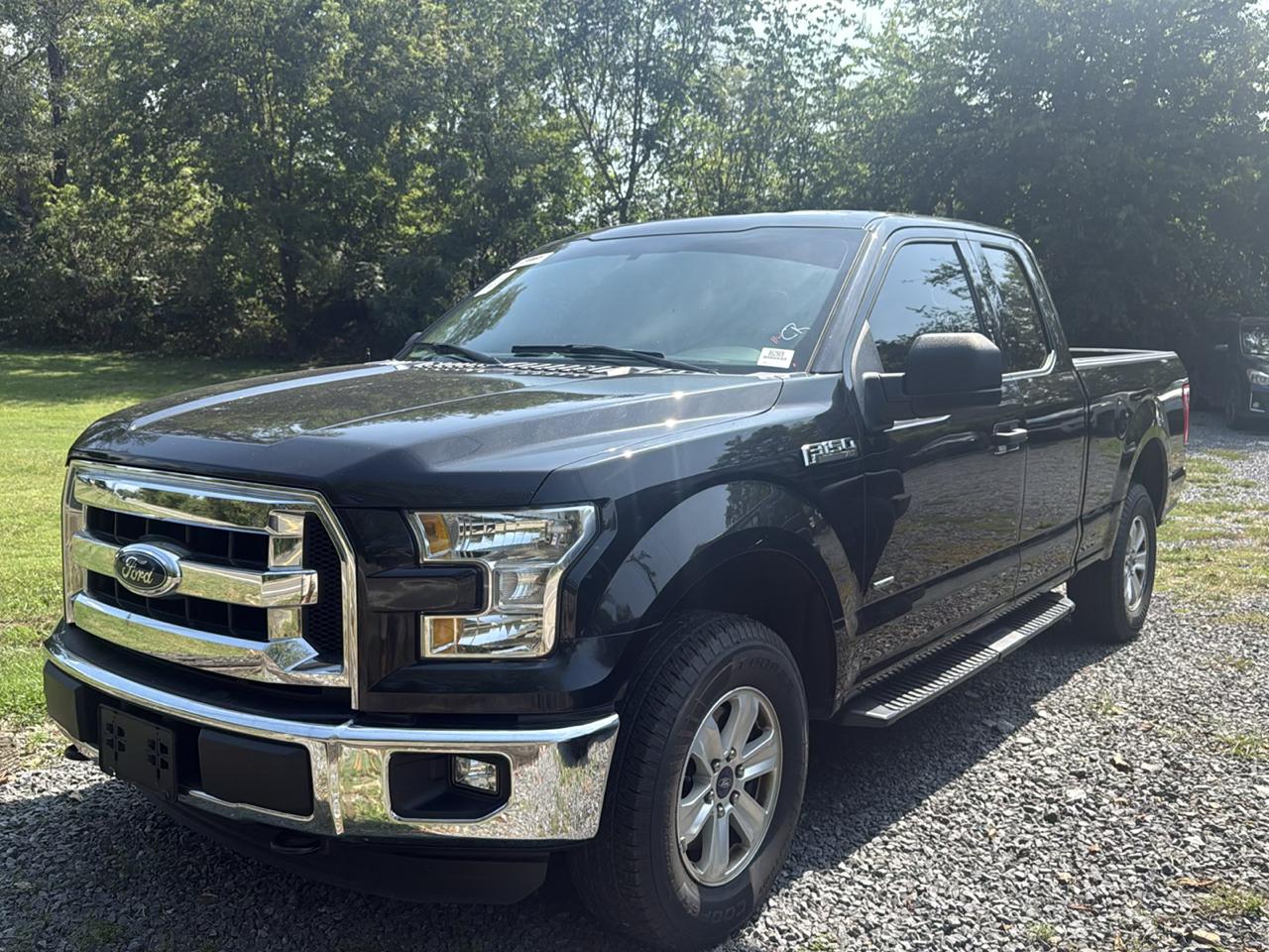 Ford F-150 4WD SuperCab 163" Lariat w/HD Payload Pkg 2015