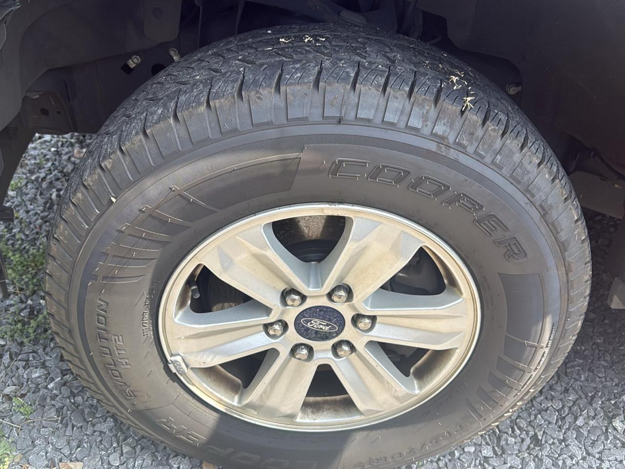 Ford F-150 4WD SuperCab 163" Lariat w/HD Payload Pkg 2015