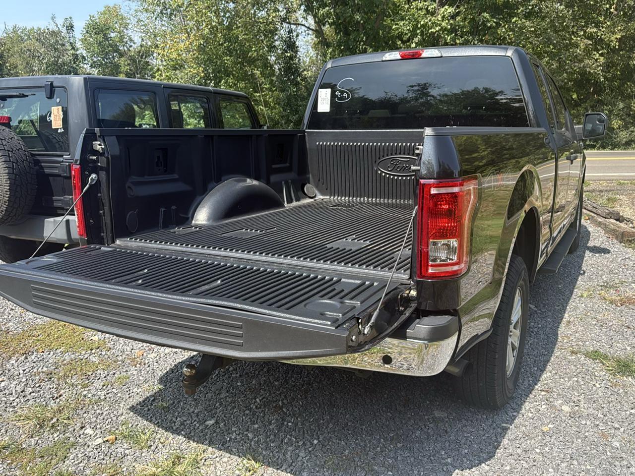 Ford F-150 4WD SuperCab 163" Lariat w/HD Payload Pkg 2015