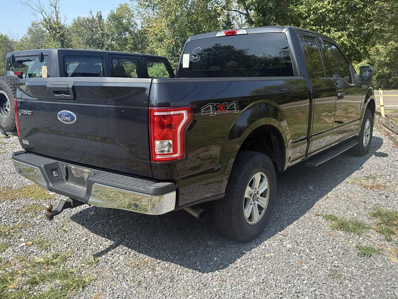 Ford F-150 4WD SuperCab 163" Lariat w/HD Payload Pkg 2015