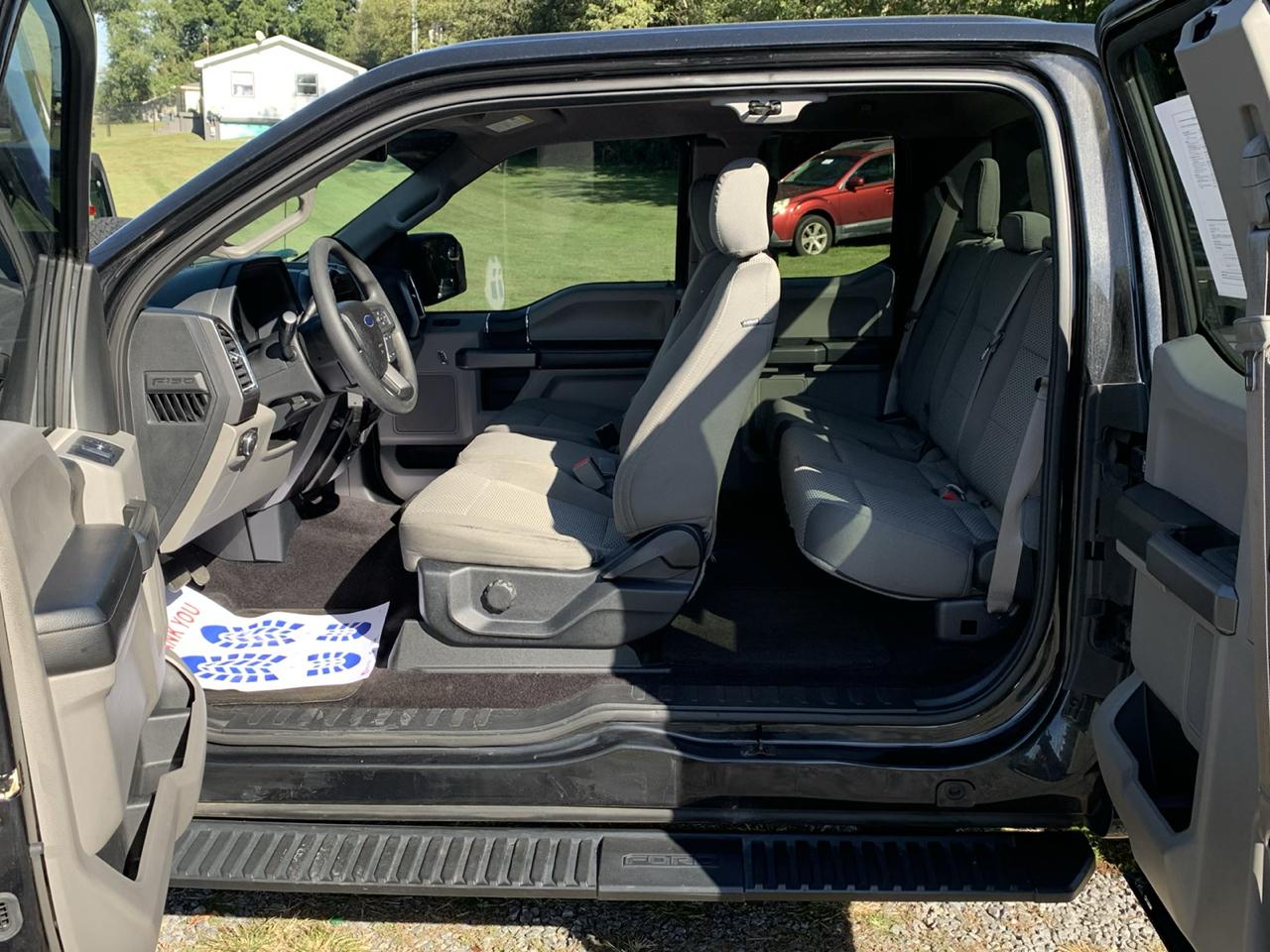 Ford F-150 4WD SuperCab 163" Lariat w/HD Payload Pkg 2015